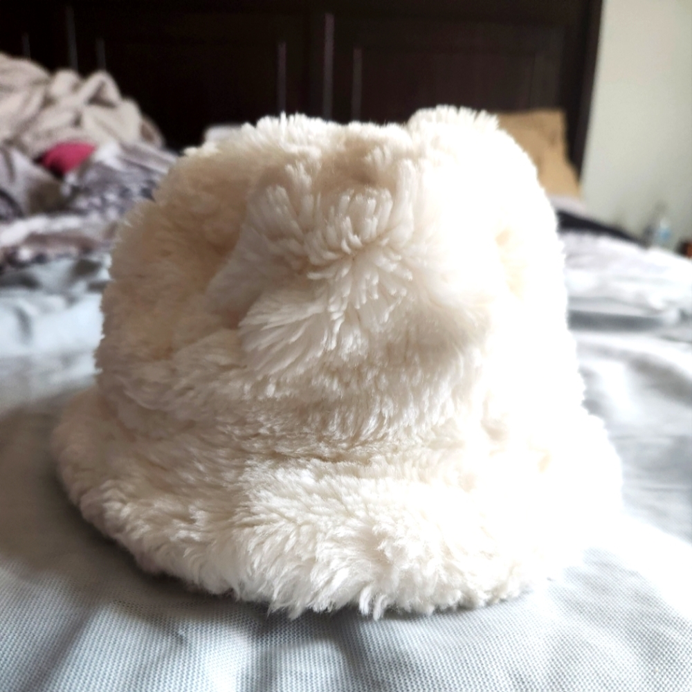 Adorable fuzzy baby girl hat!